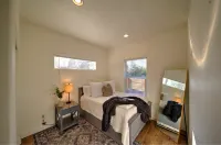 Close, Cute, and Clean! - Hot Tub/Firepit/Bikes/Floats