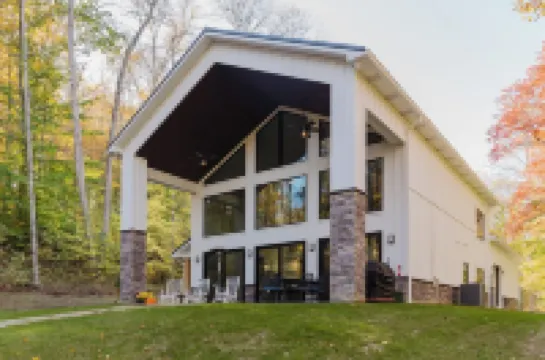 Private Lakehouse Getaway with All Modern Comforts.