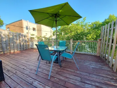 Coach House with Heated Garage and Private Rooftop Deck Hotels in Old Town