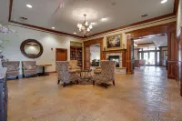 Stay & Play Golf Package, 2 Pools and Hot Tub, Great Views, Near Lakes