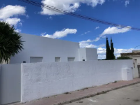 Villa with private pool near the beach with free WiFi