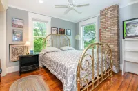 Unit 1: Beautiful townhouse near to Petoskey shopping, restaurants and trails.