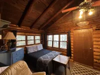 Peaceful Vintage 1920's Lakefront Red Log Cabin