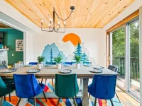 5BR Private Mountain Game Cabin! Hot Tub, Fire Pit Hotels in McGaheysville