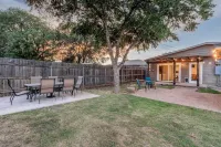 The Gaston Haus - 4 Bedroom/2 Bath European Experience