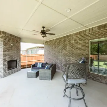 Executive Stay, Modern Farmhouse Perfect Location. Garage Parking.