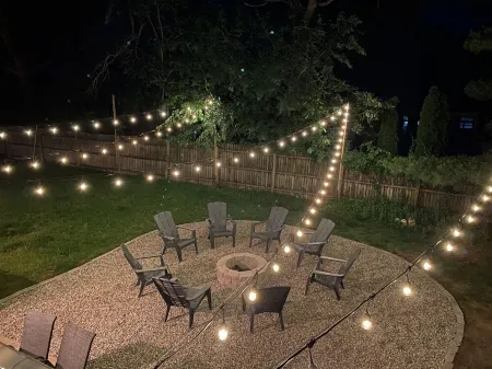 Recently Updated 3 Bedroom House, Fire Pit, Hot Tub, Game Room