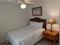 Sunland Cottage in 55+ Golf Community