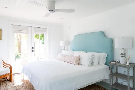 Palmetto Bungalow - Quaint, original Fairhope cottage close to town.