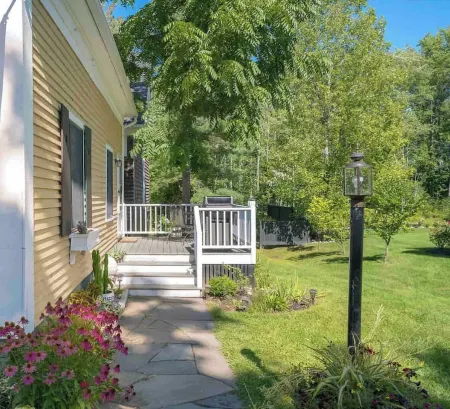 Historic Kennebunkport home only 0.3 miles to Dock Square Отели в г. Кеннебанкпорт