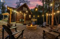 NEW! LUX / 4 King Bedrooms / 3 Movie Areas / 2 Fire Pits / Game Room / Hot Tub