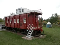 Authentic Wooden Rock Island Railroad Caboose Days End Campground, Cabins and RV Park附近的飯店