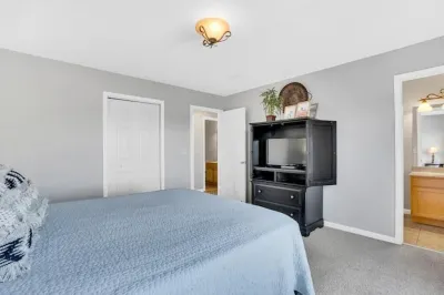 Peaceful Cottage Minutes from Lake Access