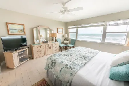 Ocean Front Complex -Beautiful Panoramic Views of the Ocean! Отели в г. Сателлит Бич