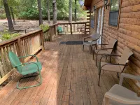 Beautiful Log Cabin. Sleeps 2-8. Reds Landing Boat Ramp .5 mi Away. A+ Fishing.