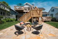 Beautifully Renovated 2 bedroom, 1 bath charmer