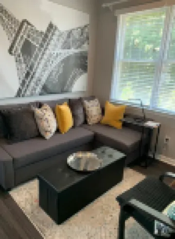 Your Bright, Confortable, Cozy Second Home