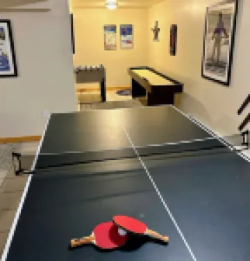 Spacious Crystal Mountain Resort Cabin w/ Game Rm! Minutes to Ski/Golf/Spa/Pool!