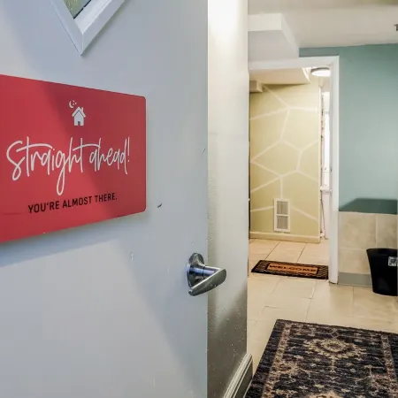 Cozy Apartment Minutes from Downtown