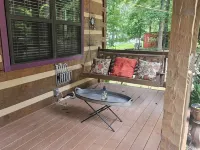 Nature Lovers Paradise- Rustic Cabin on 2 Acres with a Creek! Hotels in Cheatham County