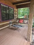 Nature Lovers Paradise- Rustic Cabin on 2 Acres with a Creek! Hotels in Cheatham County