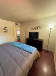 Cozy condo walking distance to downtown Lake Havasu with plenty of boat parking