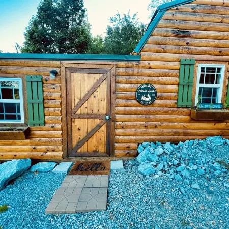 Private indoor pool Spacious Upgraded Lake Cabin. Perfect for Family Gatherings