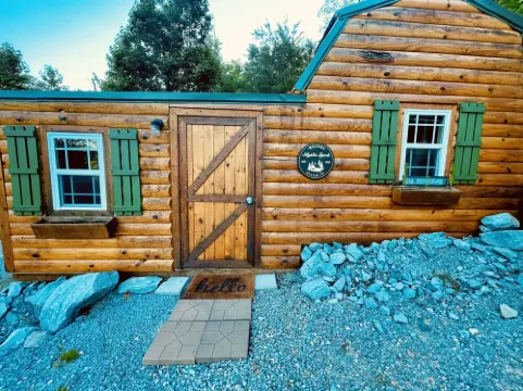 Private indoor pool Spacious Upgraded Lake Cabin. Perfect for Family Gatherings