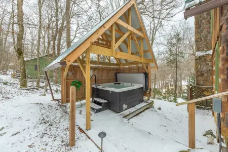Sugar Mountain Cabin Hot Tub Great Reviews!