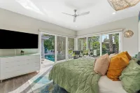 Stunning Luxury Home in Artsy Winter Park featuring Nintendo-Themed Game Room!