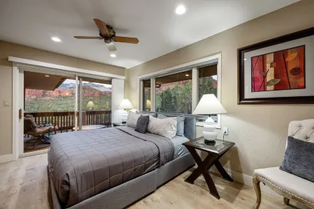 Sedona Elephant Rk Sunrise with Epic and Redrock Views, Hot Spa, Ev 220, Game Rm Отели рядом с достопримечательностью «Часовня святого Креста»