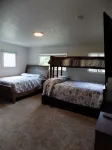 Comfy Duplex unit great for families and small groups, sleeps up to 9 Hotels near Grace Harbor