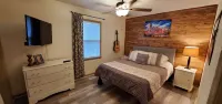 Charming Country Cottage Hotels near Walmart Supercenter