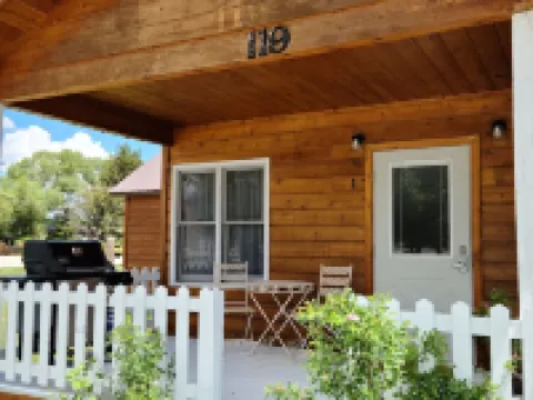 Home Located Close to Everything in Pinedale Hotels in Pinedale