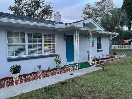 Oasis At The Ruiz's - Come Relax, Have Fun, Or Enjoy The Arcade Отели рядом с достопримечательностью «Walmart Garden Center»