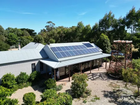 Mornington Peninsula Escape. Tennis Court, Swimming Pool & Spa