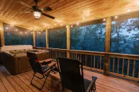 VALKYRIE Secluded Romantic River Cabin River and Mountain Views Log/Stone Cabin