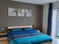 Geräumige Frisch Renovierte Wohnung Mitte in der Vulkaneifel Hotels near Eifel