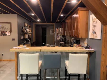 Outdoor Oasis and Pickleball Paradise: Fishing, Paddle-boarding, Swimming