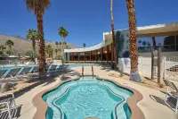 Twin Palms Ocotillo Lodge - Mid-Century Modern w/Views of Mt. San Jacinto