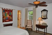 LARGE COZY Sleeps 7 Main House + Opt. Apt 4 More (+Fee) Pool/Pond!