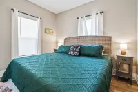 NEW-Parrot Head Haven-3BR-1BA-Themed-Bar-Patio