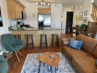 Newly updated 2 bedroom/bath condo close to 3 ski areas