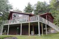 Luxury Mnt. View Cabin with game room, hot tub, fire pit and private ski trails