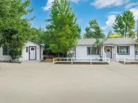 Two Bedroom cottage sleeps 6 & just 7 min from Viejas Casino Hotels in Alpine