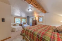 Cozy Mountain Retreat at the entrance of Montana's Ten Lakes Scenic Area