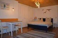 Beautiful, very quietly located vacation apartment between the Baltic Sea and the Bodden with sauna - Wifi
