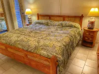 Relaxing Ocean Front Views on Maui! Island Sands Condominium