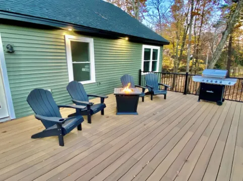 Spacious 2 Bedroom Apartment on Rural, Wooded Property.  King Bed