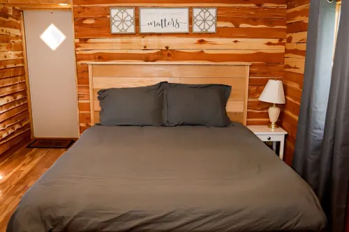The Cedar Cabin @ River's Edge Bed & Breakfast Hotels in Gallia County